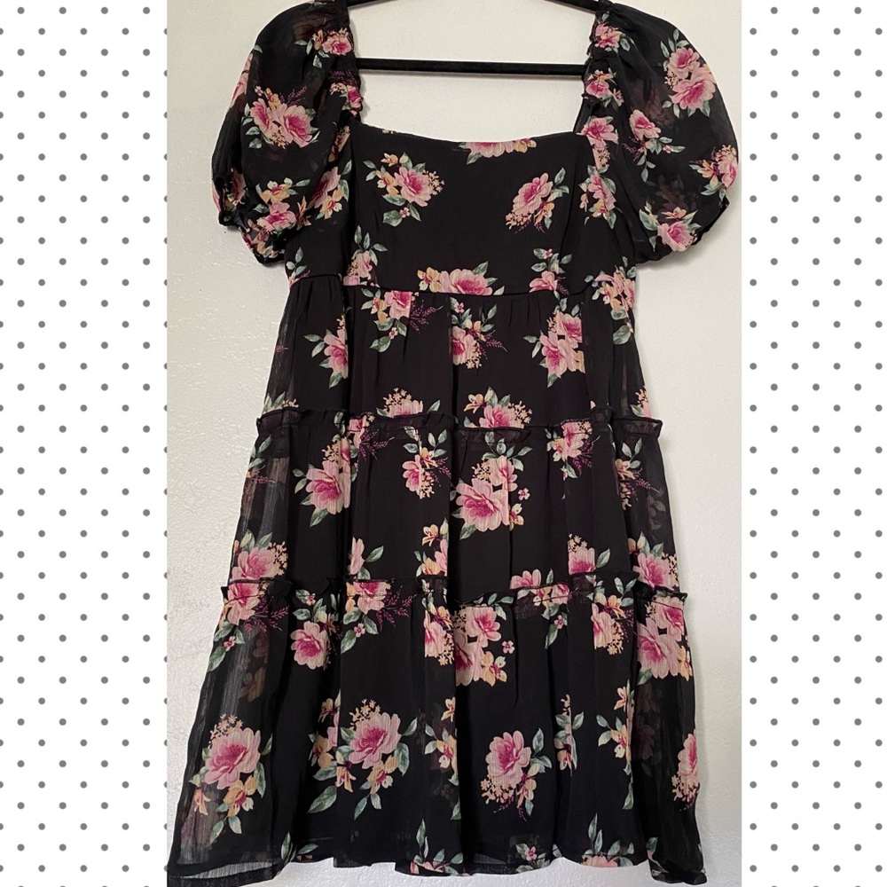 Mini Black dress with Flowers 🌺